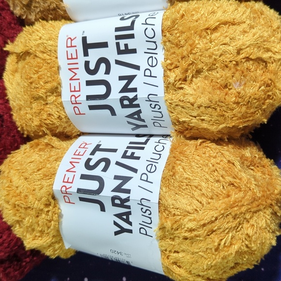 13 Brand New Skeins Premier Just Yarn Plush Various Colors Smoke Free - Picture 4 of 13
